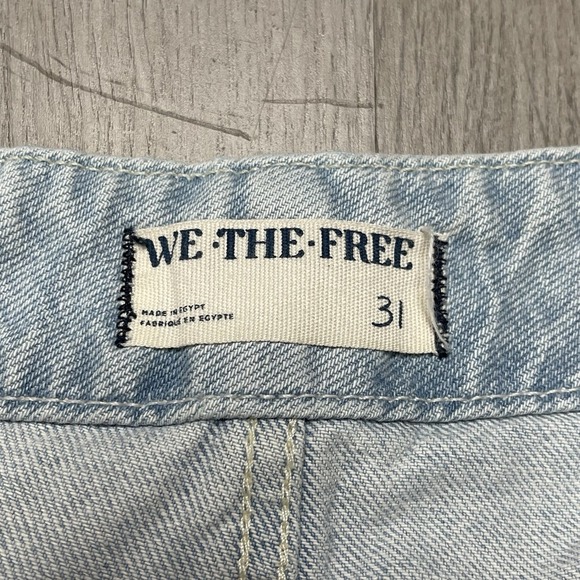 Free People We The Free Wide Leg Light Wash Blue Jeans Sz 31 Denim Buckle Back - Picture 4 of 12